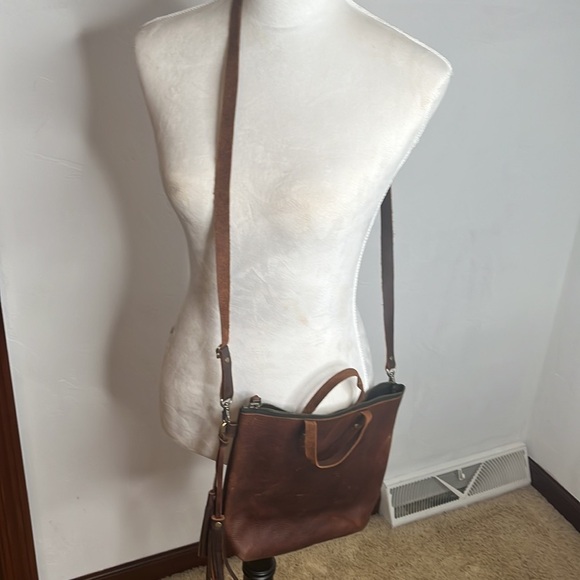 Superior Bound Brown Leather Crossbody Bag. BRN3599C - Picture 13 of 14